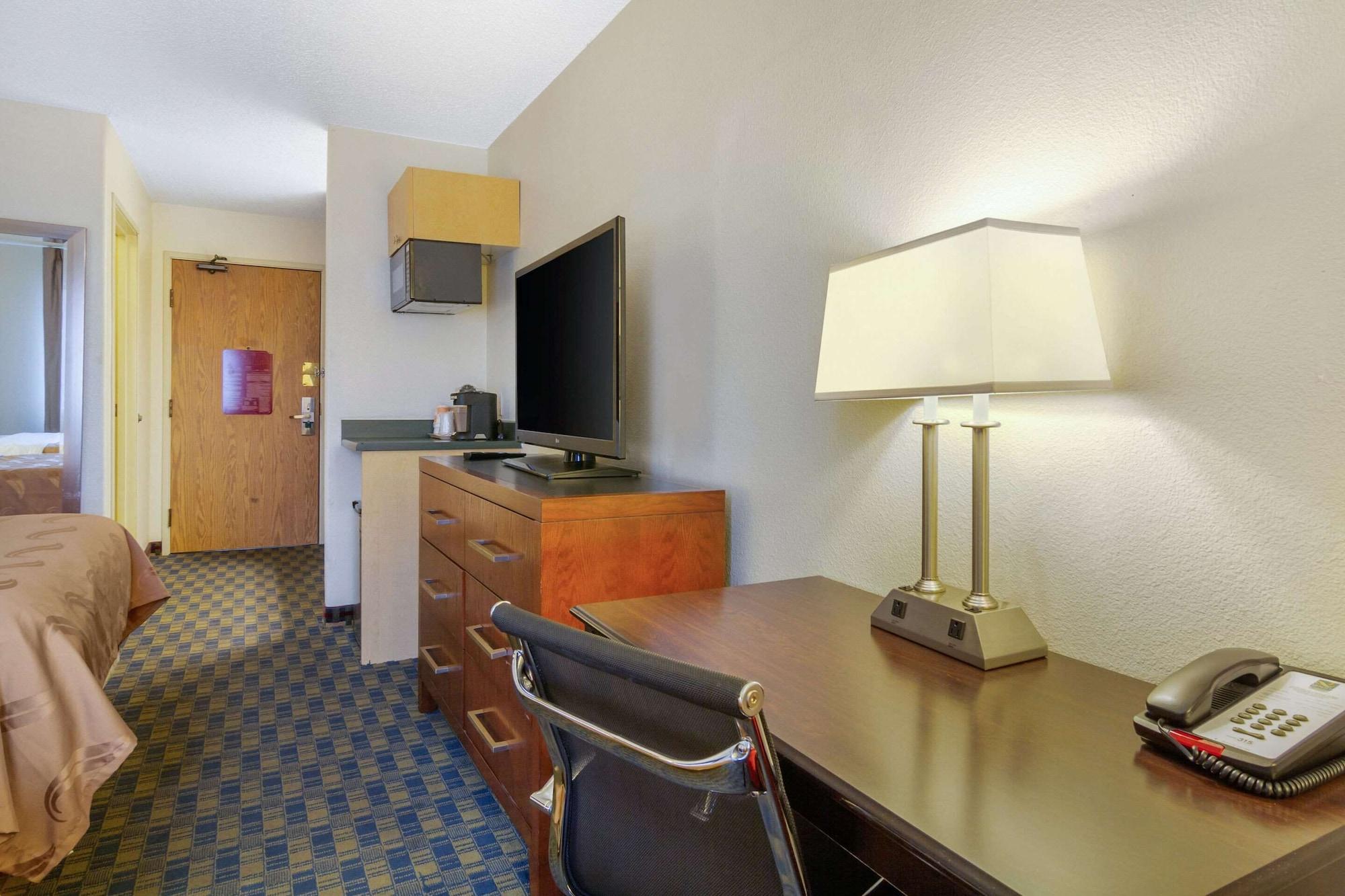 Quality Inn & Suites Lakewood - Denver Southwest Exterior foto